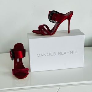 Brand new, NEVER WORN - rare cranberry satin sandals from Manolo Blahnik size 40